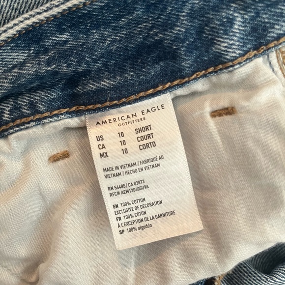 American Eagle Ripped Jeans - Picture 3 of 3